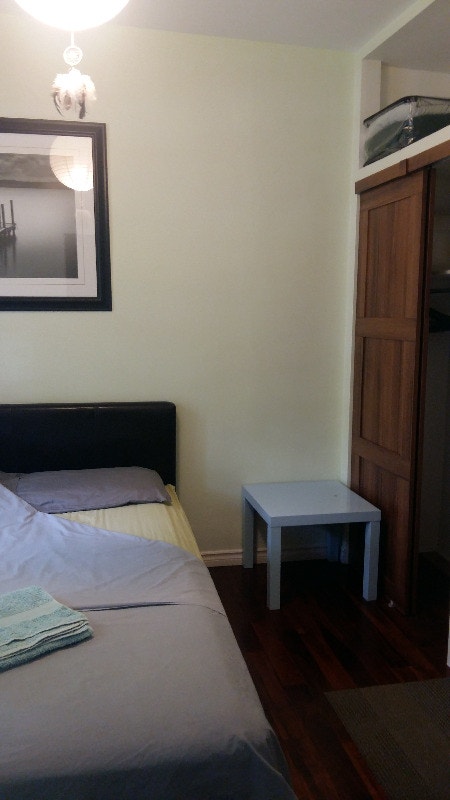 Nice confy and bright room, 300 meters from Rosemont metro — photo 3