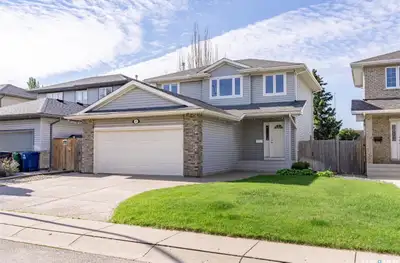 Welcome to 451 Buckwold Cove in the sought-after neighbourhood of Arbor Creek. This fully developed...
