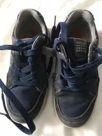 Geox toddler boys size 11 running shoe 