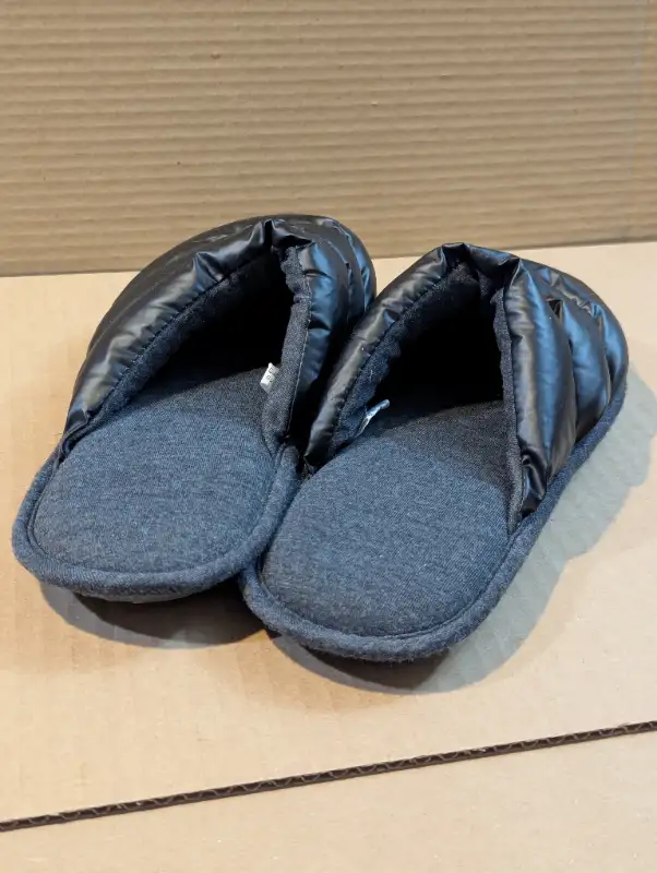 Mens black slippers - size 7 - 8 in Men's Shoes in Edmonton - Image 4