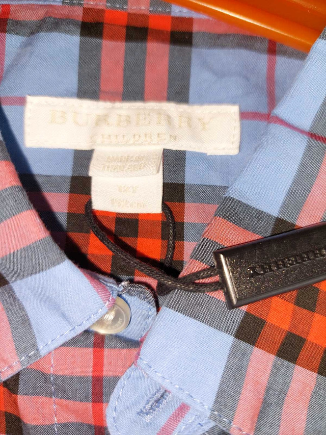 Burberry plad shirt in Kids & Youth in Mississauga / Peel Region - Image 4