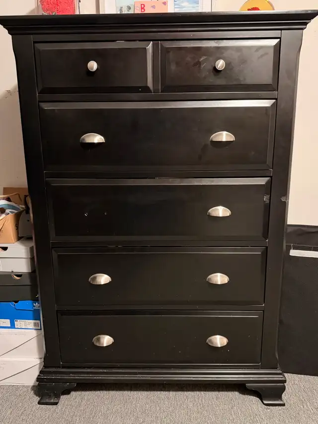 Black Wooden Dresser in Dressers & Wardrobes in Oshawa / Durham Region - Image 4