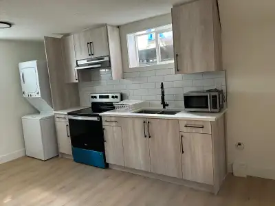 2 Bed 1 bath Unit (Utilities included)