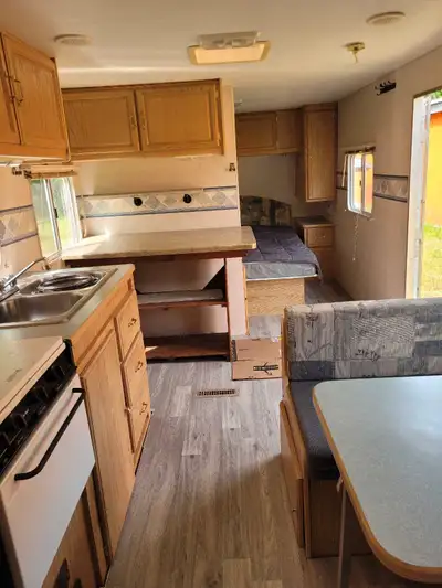 2002 Fleetwood wilderness 25 foot Sleeps 4 in reasonable condition. We put a new step flush toilet i...
