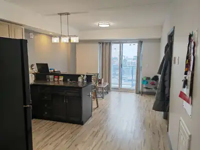 Address: 130-9 Columbia St W (The Hub) 2b2b to be leased ~2600CAD/mo, pets friendly, high-rised loca...