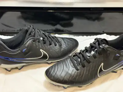 size 6/ 7 mens soccer cleats, View more