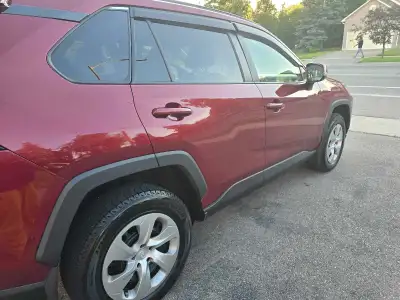 141700 kms it may go up because i m using Clean title Slightly negotiable plz dont lowball Just psss...