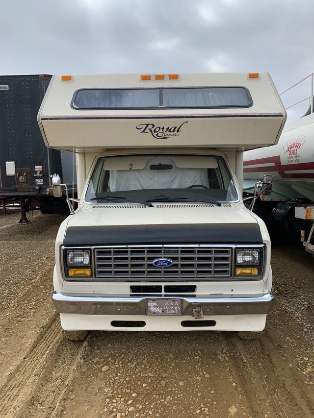 1990 Ford Royal Classic 24’ Motorhome RVs & Motorhomes Red Deer