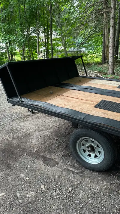 Built December 2024 – Excellent Condition Looking to sell my tilt trailer, perfect for transporting...