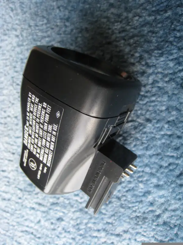 HITACHI video Camera Light, DC9W, 10W in Cameras & Camcorders in Winnipeg - Image 7