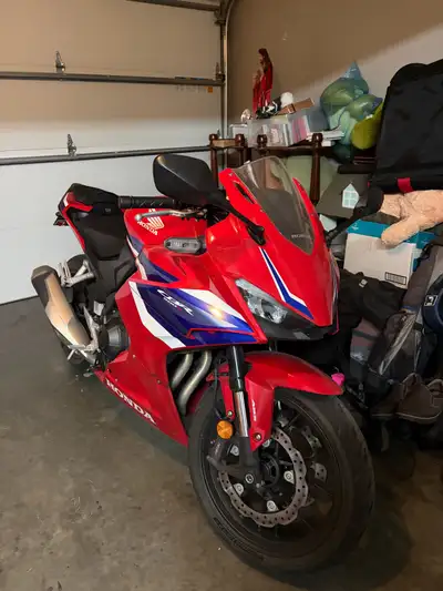 2024 Honda CBR500R ABS in Grand Prix Red. 7,280 km. Garage kept, 100% stock, clean title, no liens,...