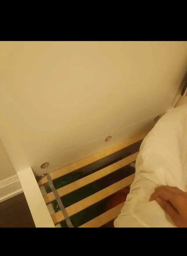 White Twin Bed and frame in Beds & Mattresses in City of Toronto - Image 3