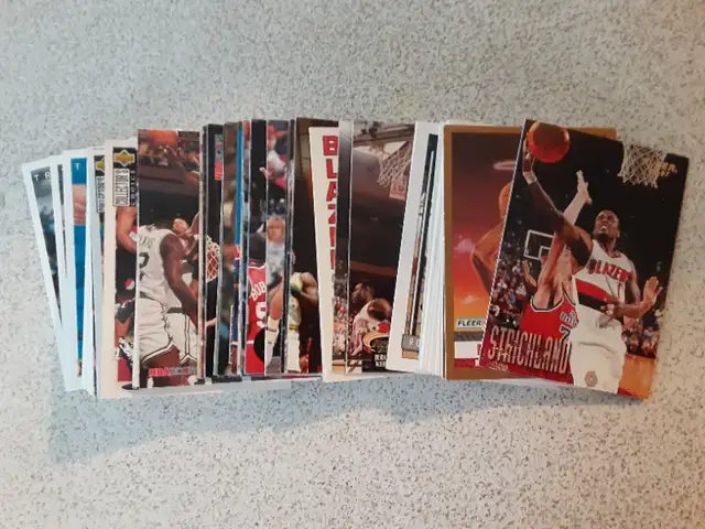 LOT DE CARTES DE BASKETBALL DES TRAIL-BLAZERS DE PORTLAND NBA in Arts & Collectibles in Laval / North Shore - Image 7
