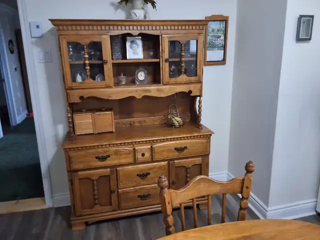 dining room set in Dining Tables & Sets in Moncton - Image 3