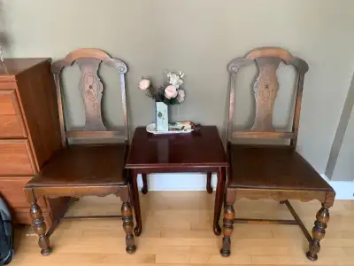 Two chairs . And one table. . Pick up in Sunalta