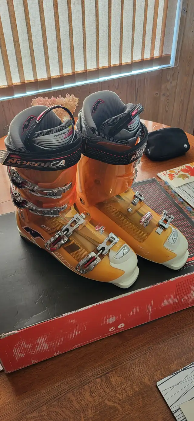 Nordica Speed Machine Ski Boots size 30.5 (Men's 12.5-13).  $200 in Ski in Calgary - Image 2