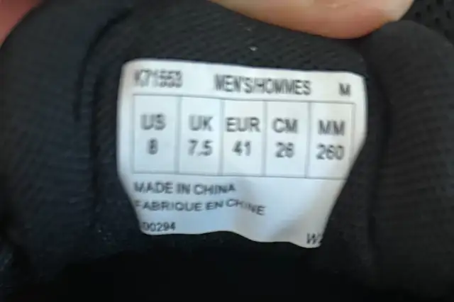 ROCKPORT SHOES/RUNNERS/WALKING SHOES - SIZE 8 in Men's Shoes in City of Toronto - Image 5