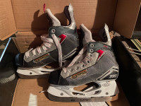 Brand New Easton Ice Skates size 3.5  boys/girls 5.0