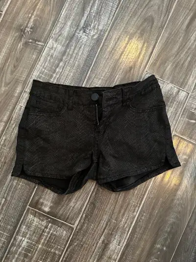 Women’s Shorts Size 1/2, View more