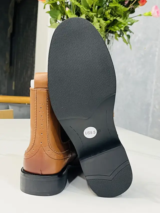 Women’s Wingtip ankle high Boots! Size 9.5 in Men's Shoes in Mississauga / Peel Region - Image 5