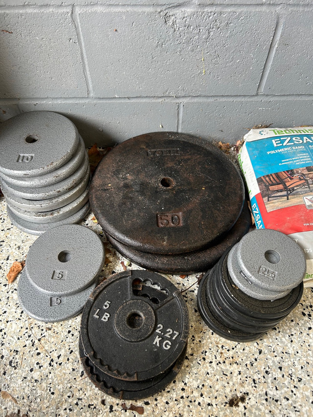  Squat rack, cast iron weights in Other in Mississauga / Peel Region - Image 2