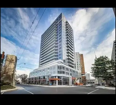 Yonge and Eglinton neighbourhood! Unit 1005, 595 Sqft Of Living Space. Feels Like One Plus Den. Subw...