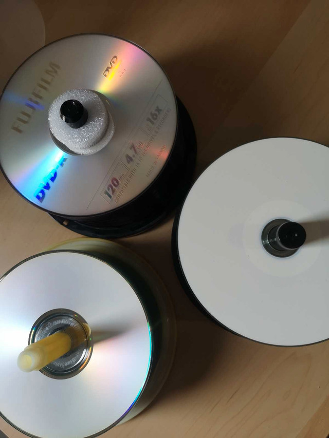 DVD-R / CD-R Blank Disc Media Spindles  in Other in City of Halifax - Image 3