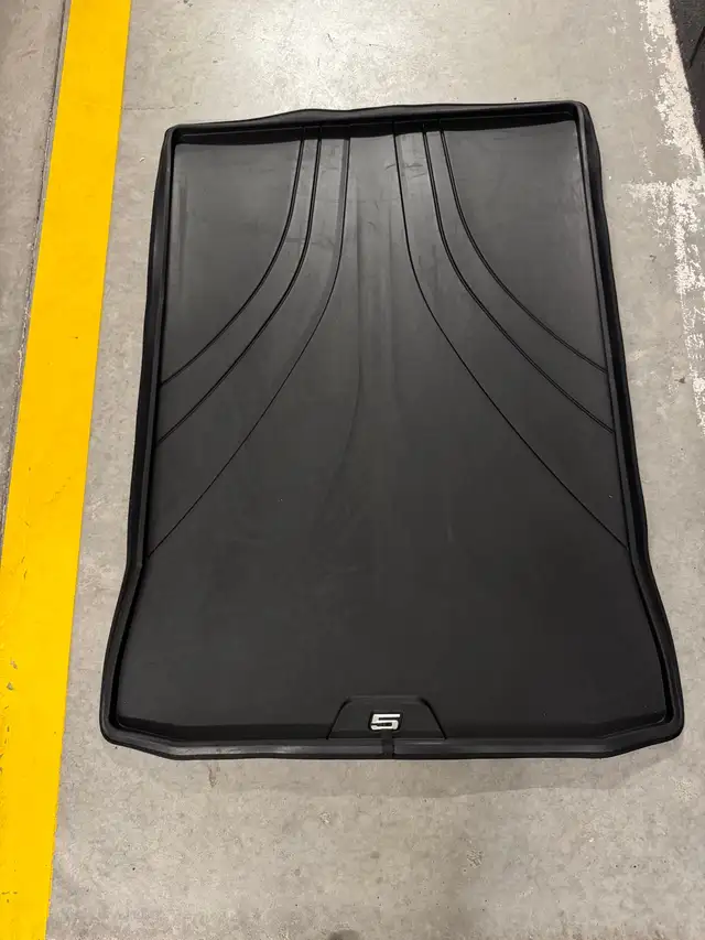 BMW all season car mats and cargo liner in Other Parts & Accessories in City of Toronto - Image 4