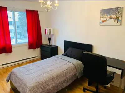 Chambre à louer – 650 $/mois Emplacement pratique et sécuritaire ✅ Prix incluant : Électricité, eau,...