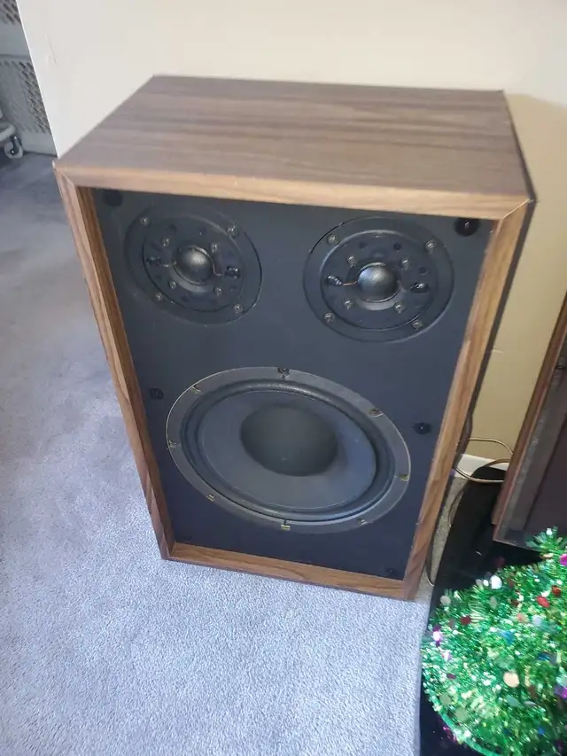 Vintage 1971 Foster SP-2710 Speakers in Speakers in Markham / York Region - Image 5