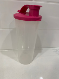 Tupperware - Drinking cup with pink lid - 16 oz - new $12.00