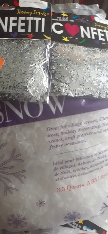 Confetti different types - snowflake silver(3), snowflake Iridescent, Just married(3), large snowfla...