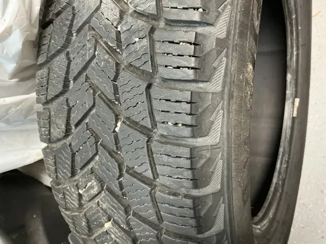 Michelin x ice 205 60 R16.  $500 in Tires & Rims in Kingston - Image 2