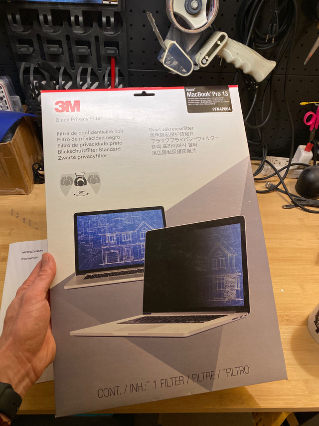 3M MacBook Pro 13 privacy filter in Laptops in Winnipeg