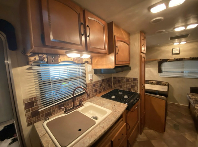 2012 Palomina Puma 19RL in Travel Trailers & Campers in Calgary - Image 4