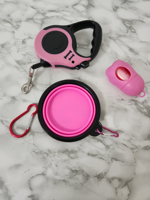 Retractable lightweight dog leash in Accessories in City of Toronto