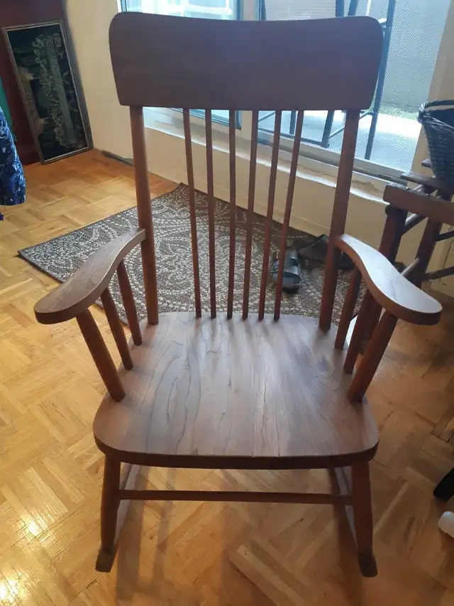 wooden rocking chair in Chairs & Recliners in Ottawa - Image 2