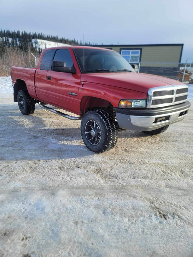 2000 Dodge Ram 2500 in Cars & Trucks in Whitehorse