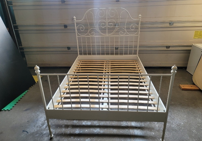 Sturdy/Stable Queen Sz metal bed frame with slats can Dropoff Beds