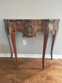 Demi table style Louis XV