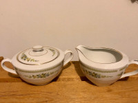 Vintage Classic Porcelain Sugar and Creamer Set