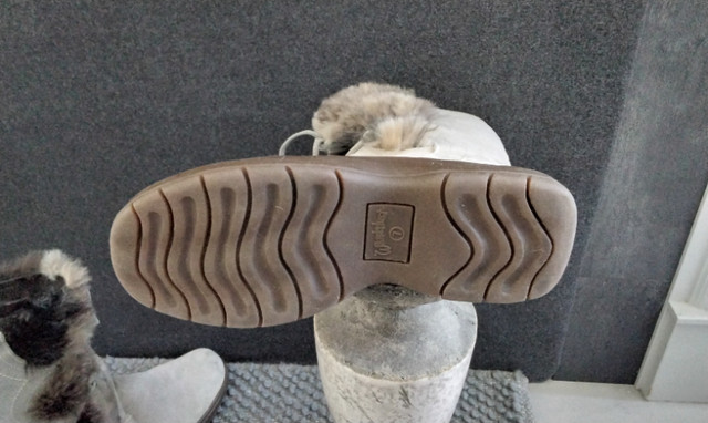 Wanderlust Fur Lined Winter Boots Size 7 in Women's - Shoes in Moncton - Image 3