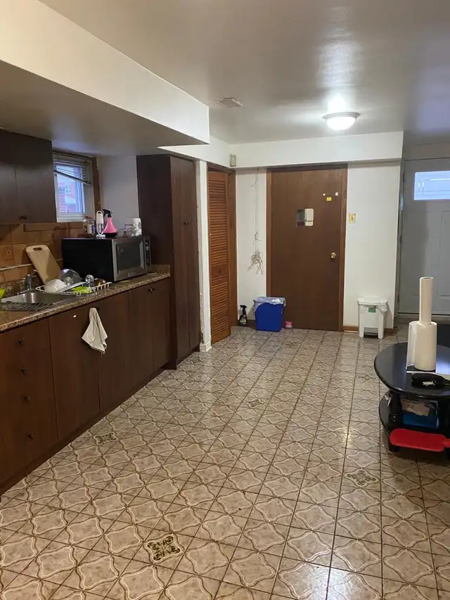 1 Bedroom Walkout Basment in Malton/Rexdale