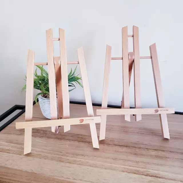 DeSerres NWOT 
Wooden Display Easel - 7.5 x 6.5 x 11.5 in in Toys & Games in Ottawa - Image 2