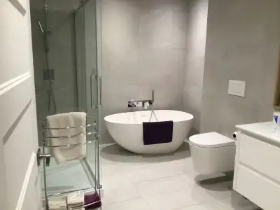 Incluant un mois de loyer gratuit si prise de possession avant mars, bail se terminant 31 juin 2026...