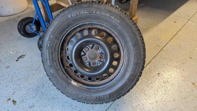 Snow Tires on 17 inch Rims in Tires & Rims in Oshawa / Durham Region - Image 3