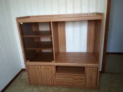 Canadian made Palliser-brand Shelving Entertainment Unit, View more