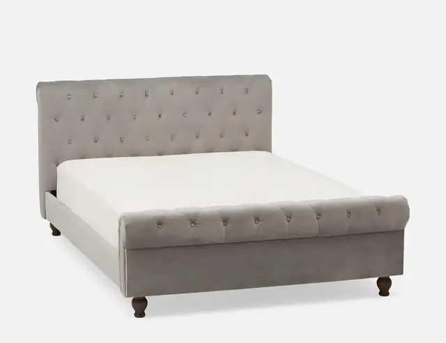 Structube Double Size Tufted Bed Frame64840234136705120