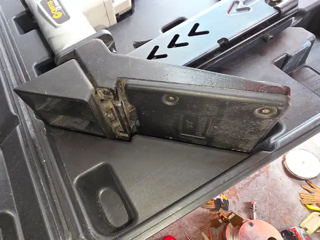 Craftex CX Series CX903 3 In 1 Flooring Nailer Hard Plastic Case in Hand Tools in Windsor Region - Image 6