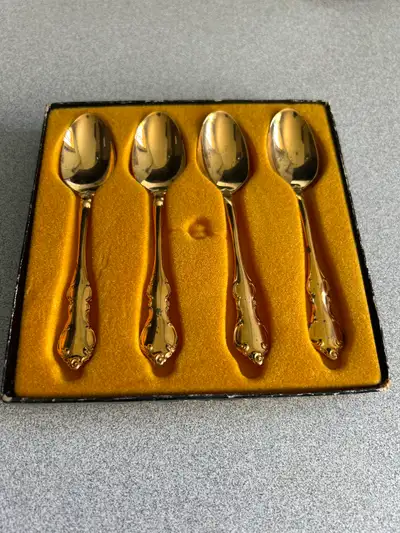 “Vintage International Silver Co Teaspoon Set, View more